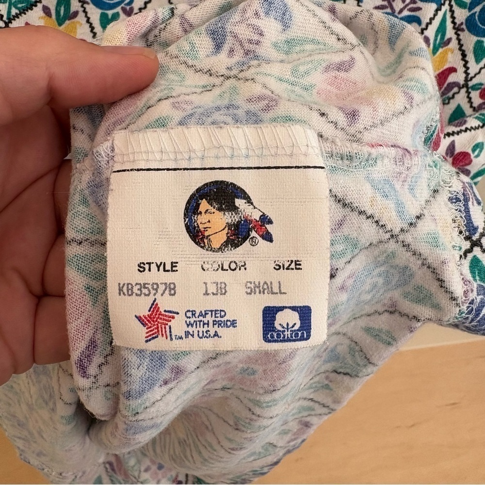 Vintage Cherokee Patterned Tee - Picture 4 of 6
